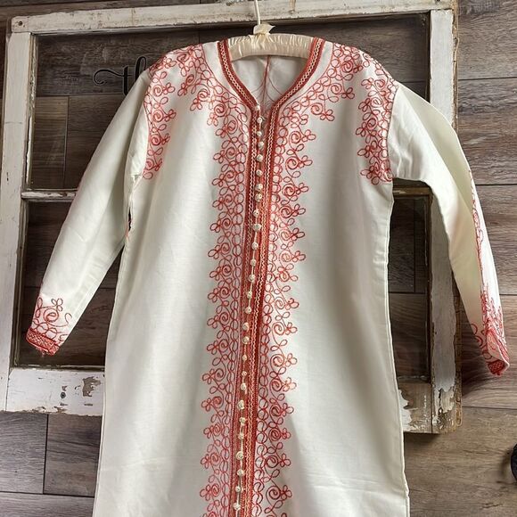 Caftan Kaftan Off White Button Up with Embroidery Detail, See Description Info - Picture 8 of 9